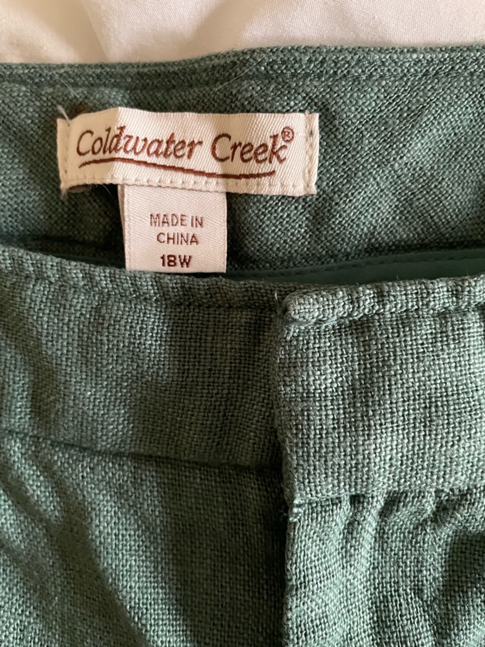Coldwater Creek Women’s Green Linen Pants with adjustable waistband.